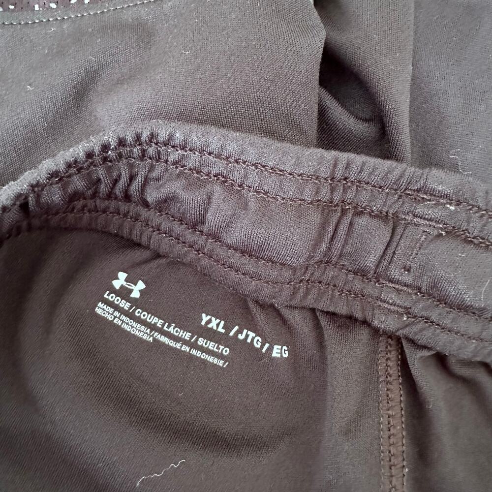 Under Armour Shorts - Picture 3 of 4